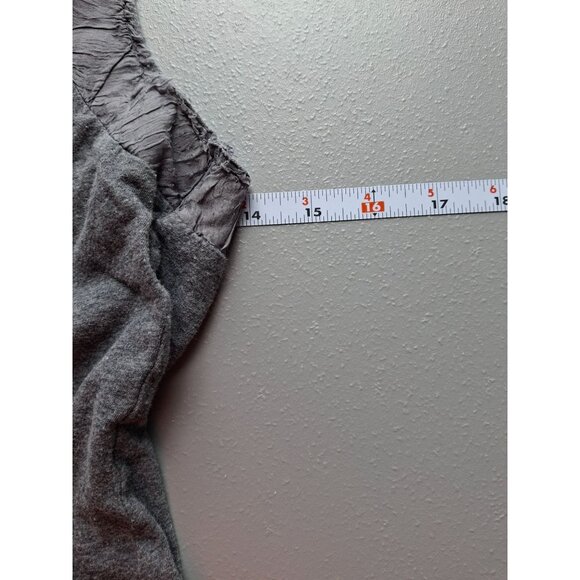 V Christina Womens Ruffle Neck Top Small Gray Sleeveless Preppy Dark Academia - Picture 6 of 7